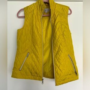 Black rivet sleeveless yellow puff vest lightweight pockets size S